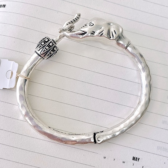 Lucky Brand Silver-tone Elephant Cuff Bangle Bracelet - Picture 3 of 12